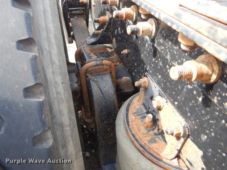 image for item FH9411 1998 International 9400 semi truck