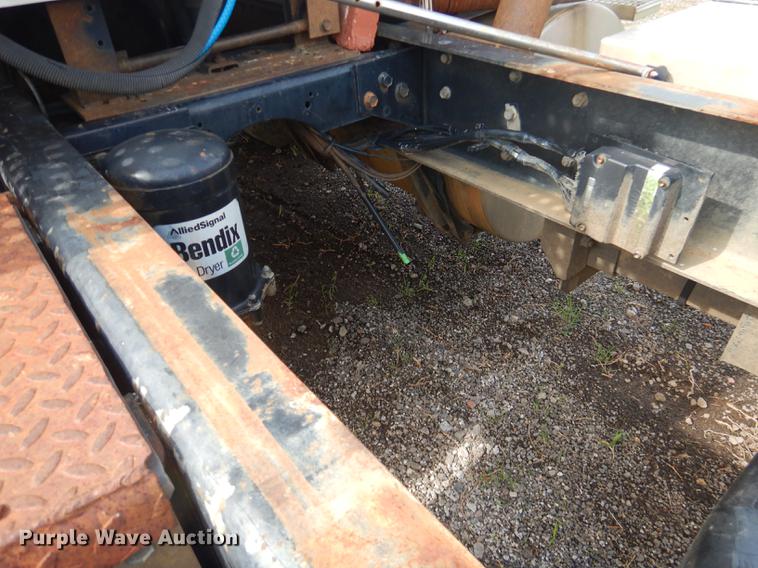 image for item FH9411 1998 International 9400 semi truck