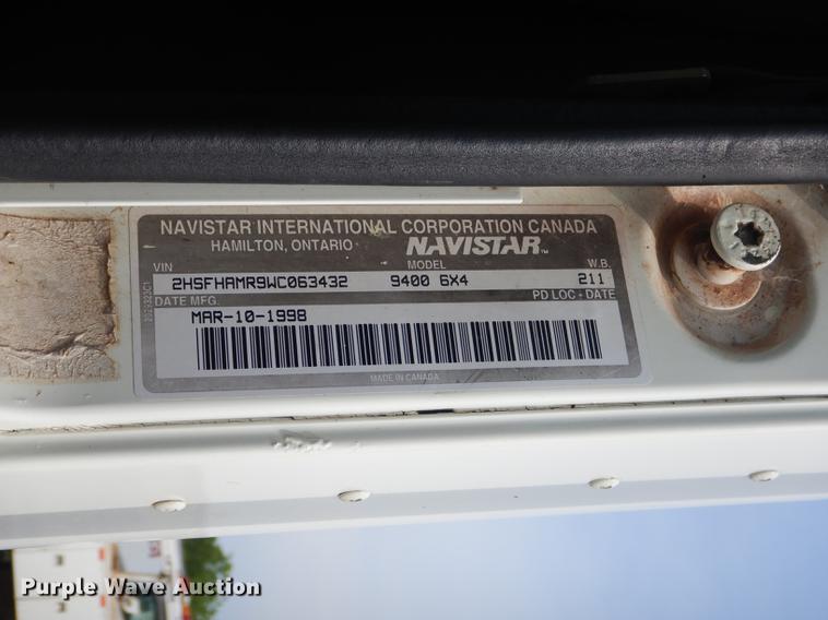 image for item FH9411 1998 International 9400 semi truck