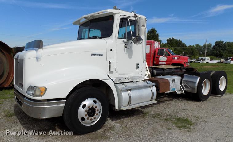image for item FJ9310 1998 International 9400 semi truck