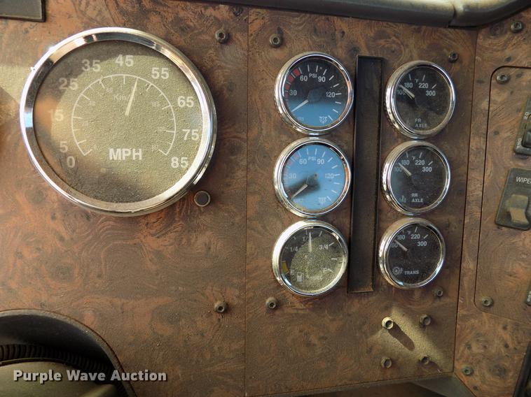 image for item FJ9310 1998 International 9400 semi truck