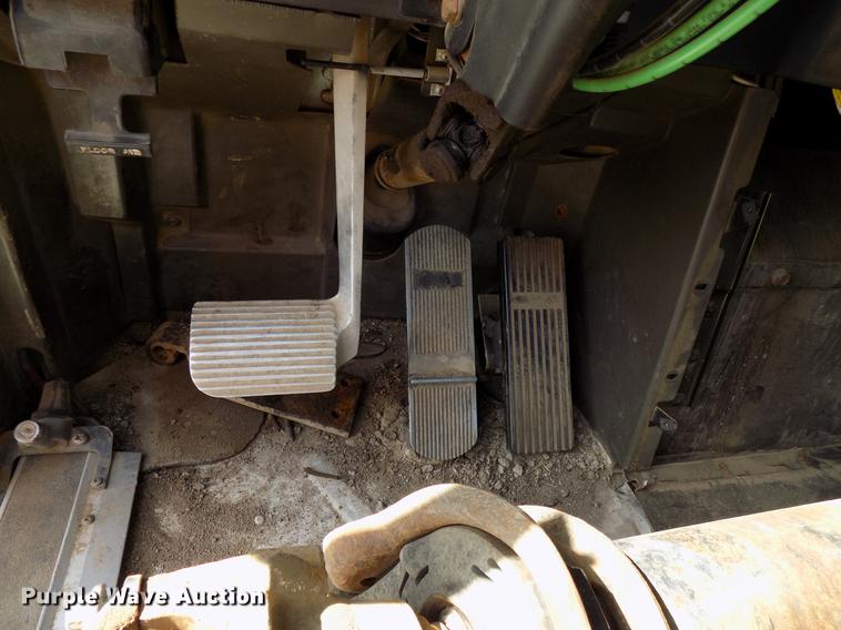 image for item FJ9310 1998 International 9400 semi truck