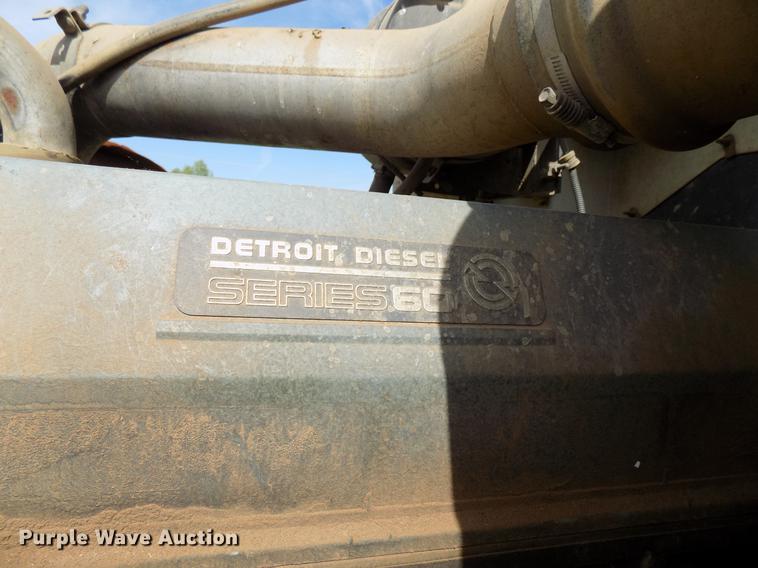 image for item FJ9310 1998 International 9400 semi truck