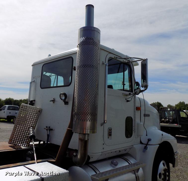 image for item FJ9310 1998 International 9400 semi truck