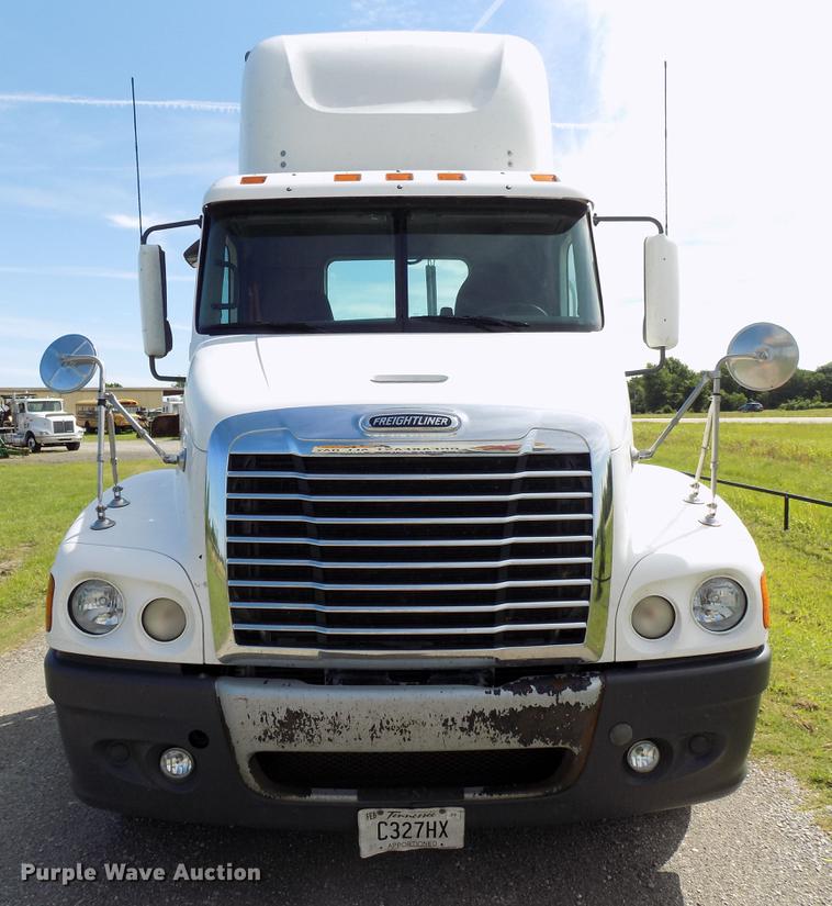 image for item FJ9312 2009 Freightliner Century Class semi truck