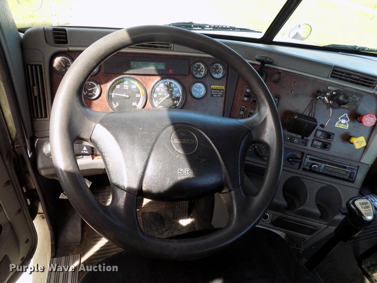 image for item FJ9312 2009 Freightliner Century Class semi truck