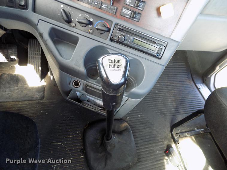 image for item FJ9312 2009 Freightliner Century Class semi truck