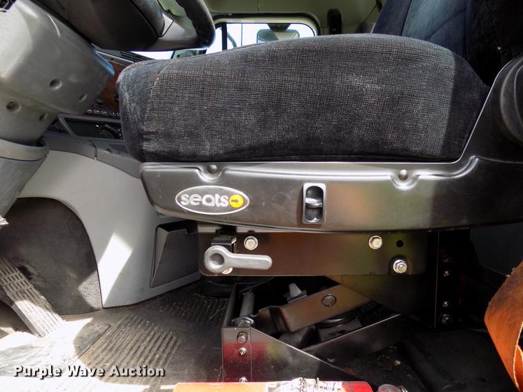 image for item FJ9312 2009 Freightliner Century Class semi truck