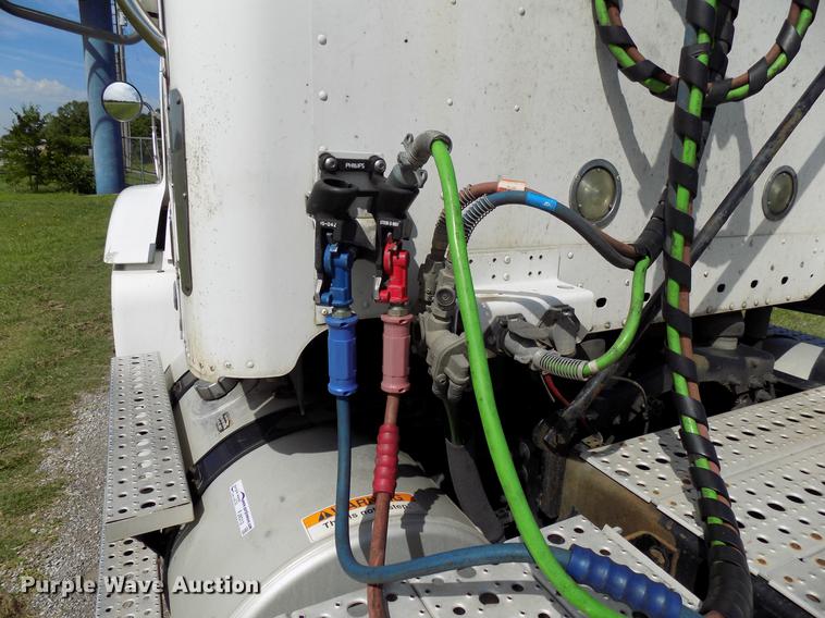 image for item FJ9312 2009 Freightliner Century Class semi truck