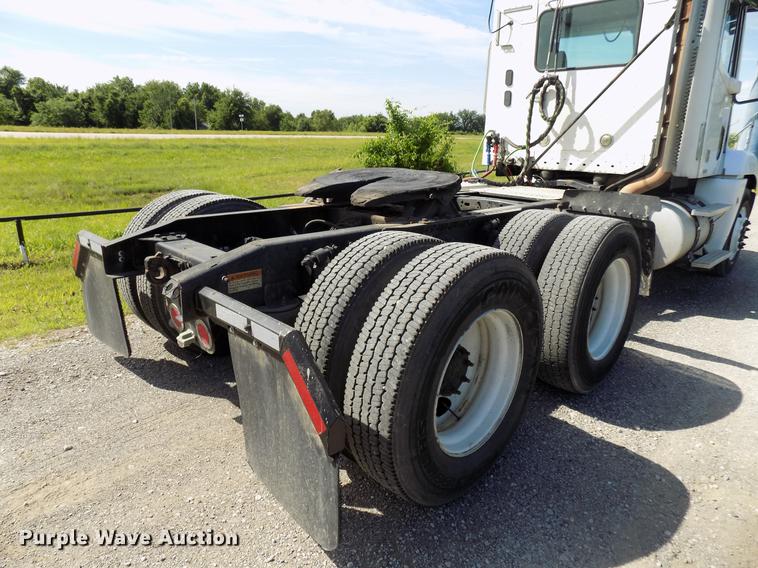 image for item FJ9312 2009 Freightliner Century Class semi truck