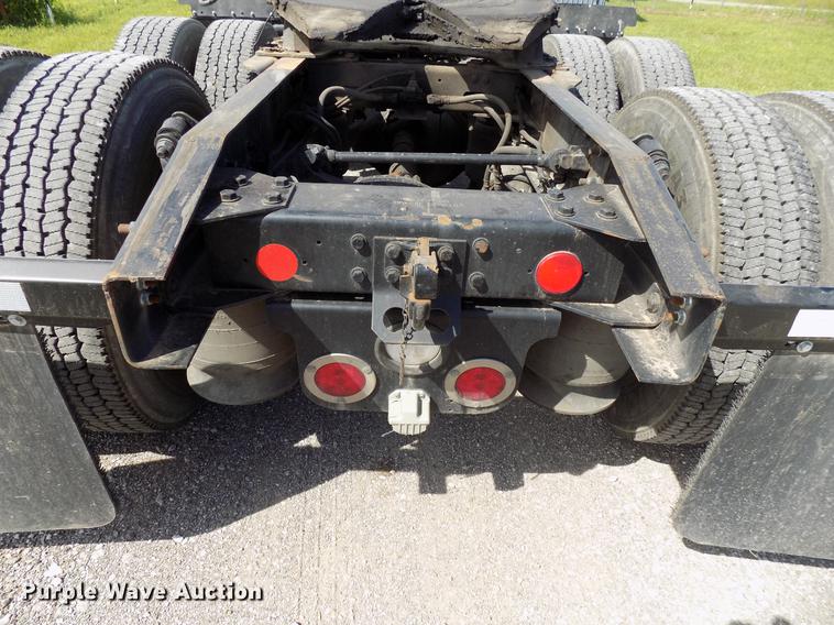 image for item FJ9312 2009 Freightliner Century Class semi truck