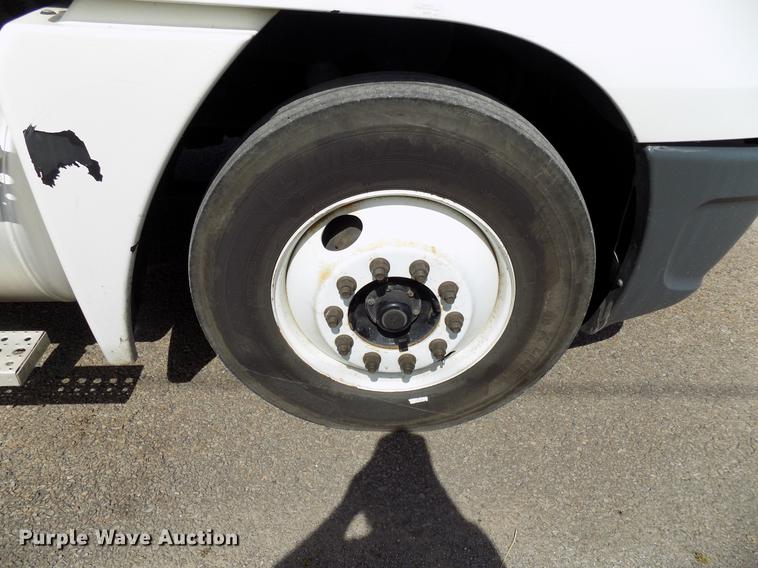 image for item FJ9312 2009 Freightliner Century Class semi truck