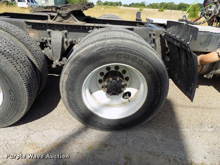 image for item FJ9312 2009 Freightliner Century Class semi truck