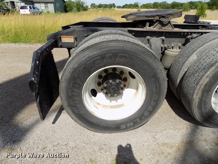 image for item FJ9312 2009 Freightliner Century Class semi truck