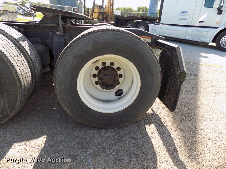 image for item FJ9312 2009 Freightliner Century Class semi truck