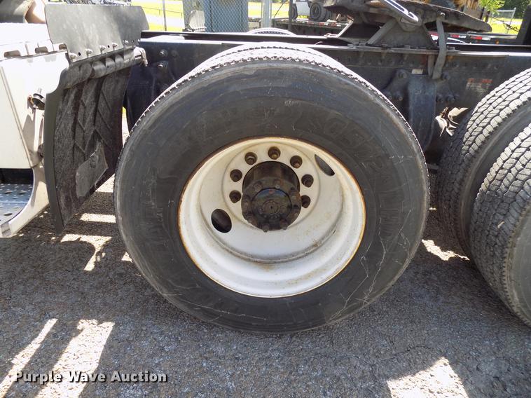 image for item FJ9312 2009 Freightliner Century Class semi truck