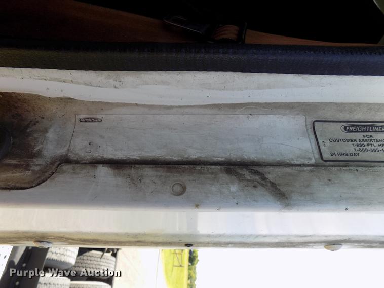 image for item FJ9312 2009 Freightliner Century Class semi truck