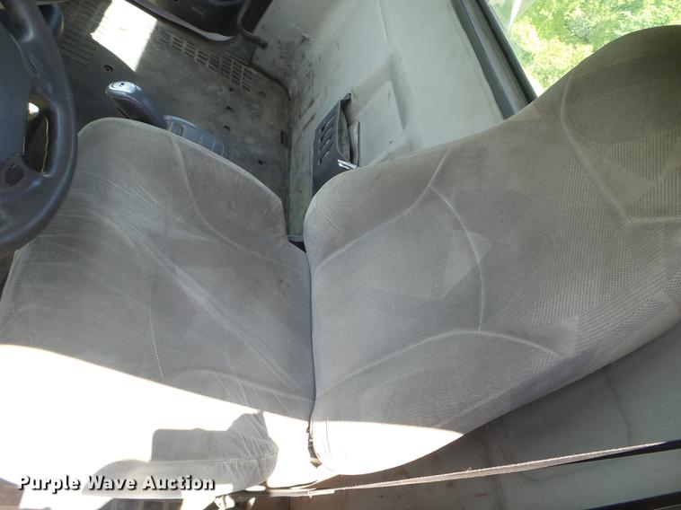 image for item FM9362 2010 Volvo VN semi truck