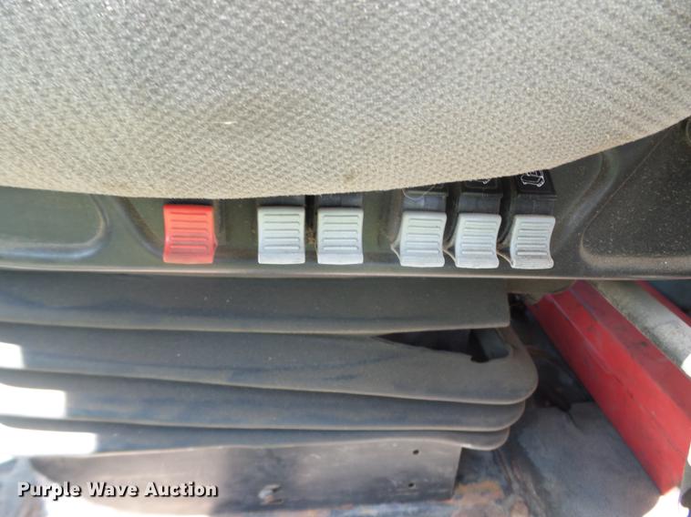 image for item FM9362 2010 Volvo VN semi truck