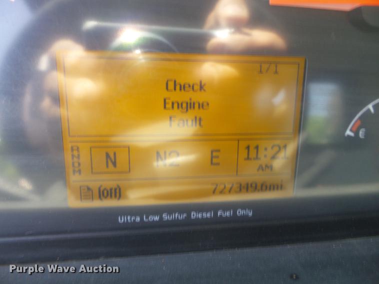 image for item FM9362 2010 Volvo VN semi truck