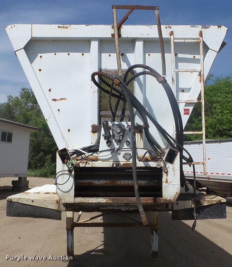 image for item FM9370 1993 Red River live bottom trailer