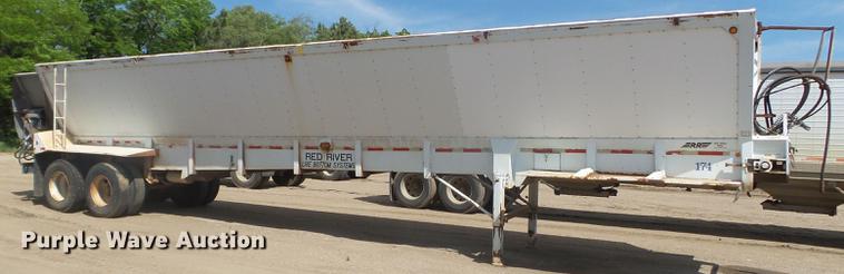 image for item FM9370 1993 Red River live bottom trailer