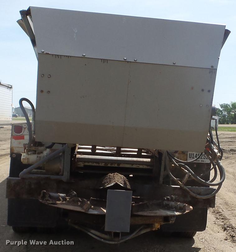 image for item FM9370 1993 Red River live bottom trailer