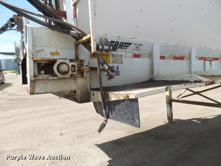 image for item FM9370 1993 Red River live bottom trailer