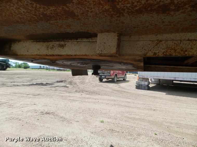 image for item FM9370 1993 Red River live bottom trailer