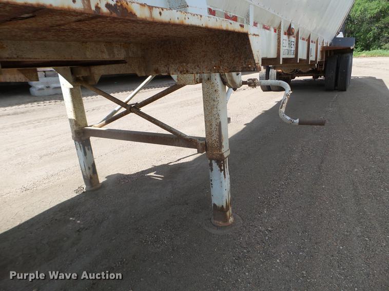 image for item FM9370 1993 Red River live bottom trailer