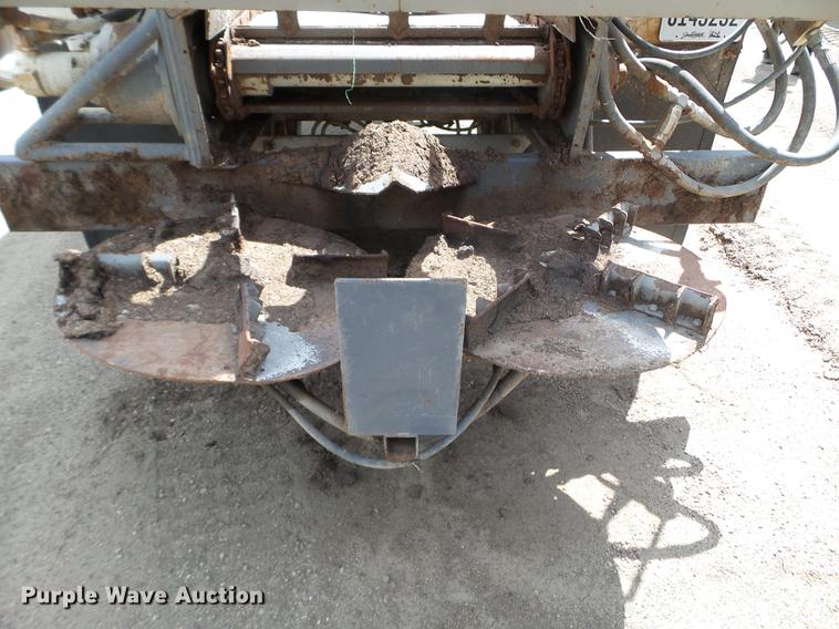 image for item FM9370 1993 Red River live bottom trailer