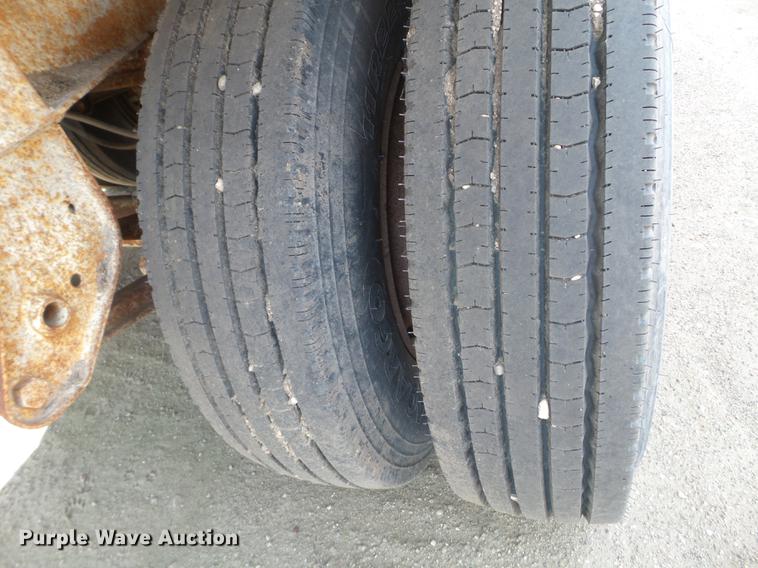 image for item FM9370 1993 Red River live bottom trailer