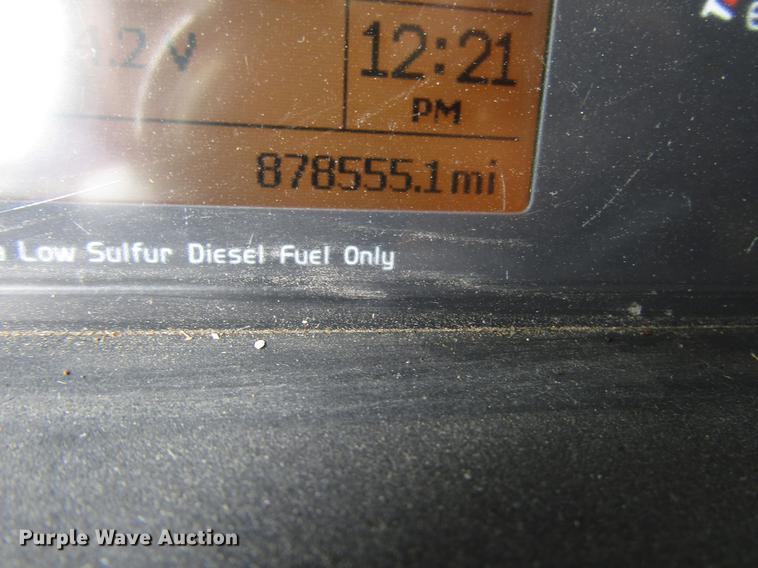 image for item FO9270 2013 Volvo VN Series semi truck