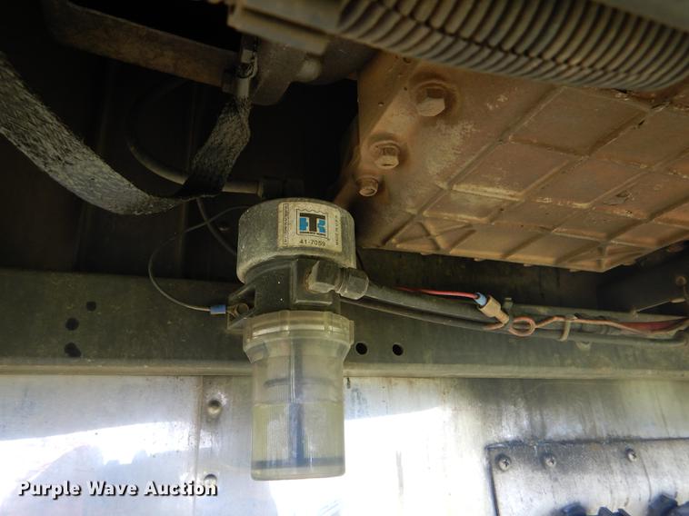 image for item FT9509 1997 Utility VS2R refrigerated van trailer