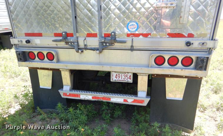 image for item FT9509 1997 Utility VS2R refrigerated van trailer