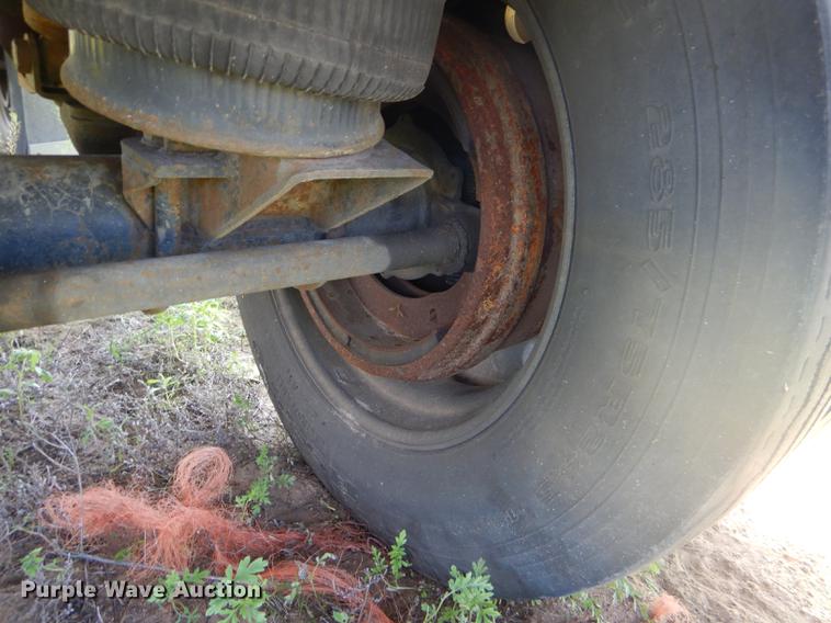 image for item FT9509 1997 Utility VS2R refrigerated van trailer