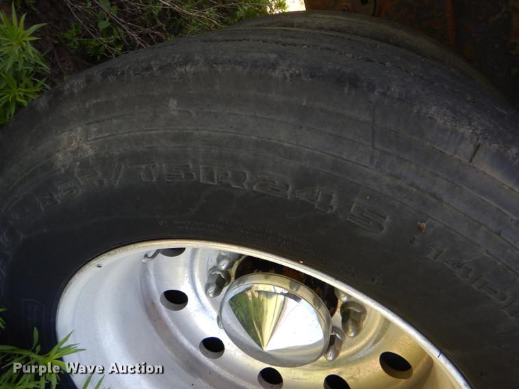 image for item FT9509 1997 Utility VS2R refrigerated van trailer