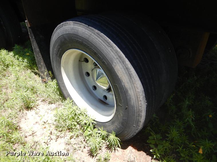 image for item FT9509 1997 Utility VS2R refrigerated van trailer