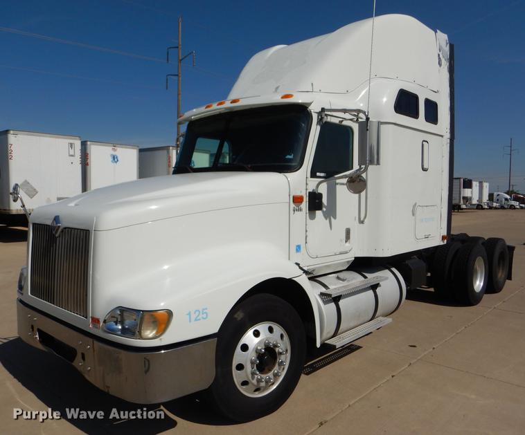 image for item FT9621 2007 International 9400i semi truck