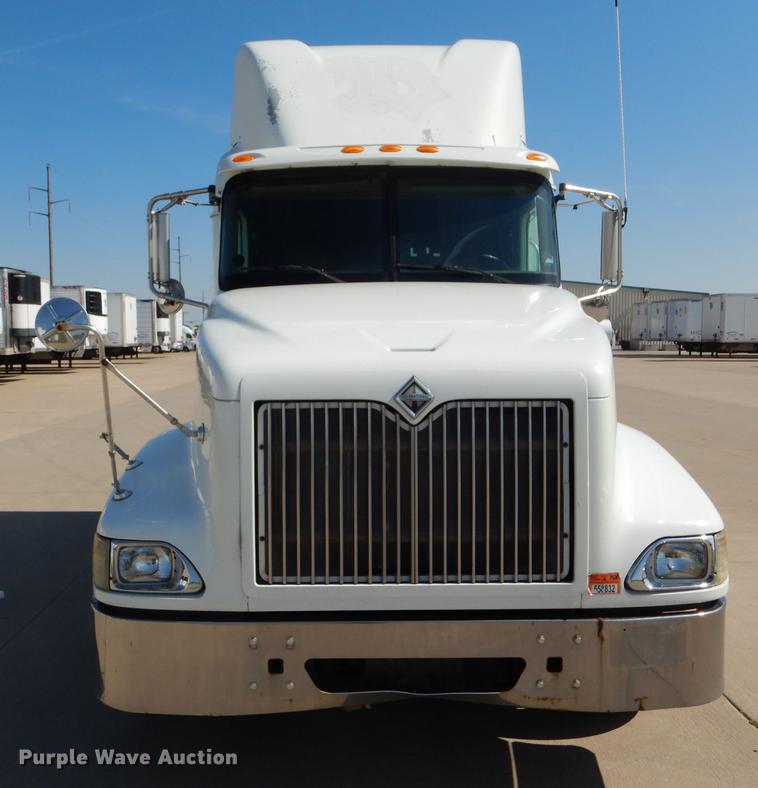 image for item FT9621 2007 International 9400i semi truck