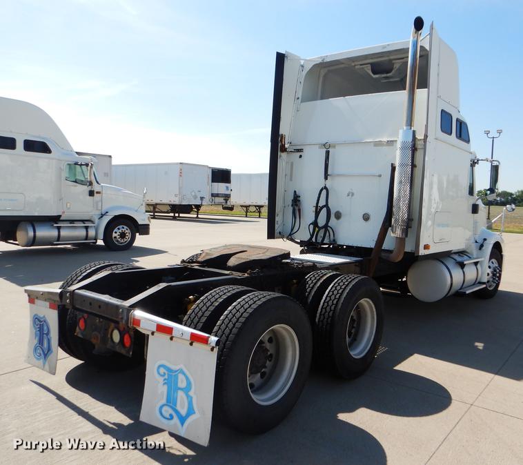 image for item FT9621 2007 International 9400i semi truck