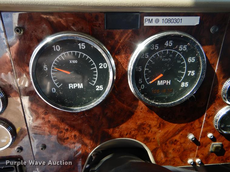 image for item FT9621 2007 International 9400i semi truck