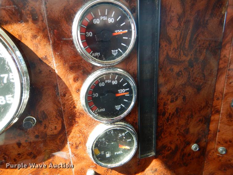 image for item FT9621 2007 International 9400i semi truck