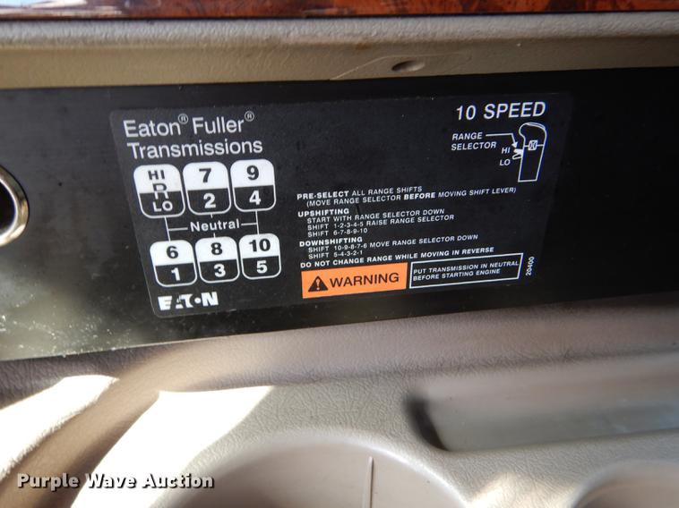 image for item FT9621 2007 International 9400i semi truck