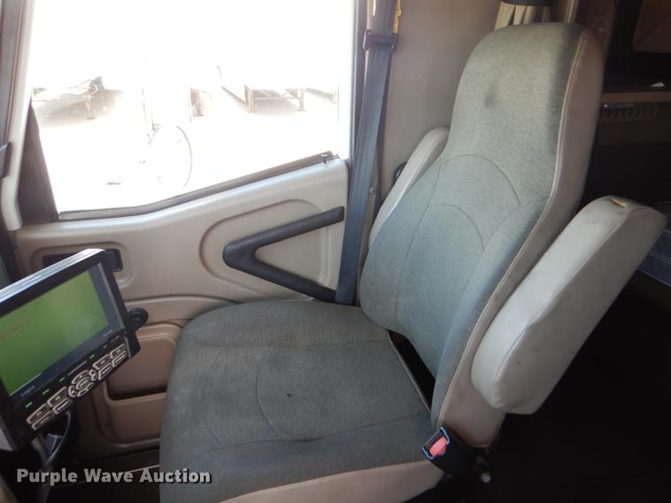 image for item FT9621 2007 International 9400i semi truck