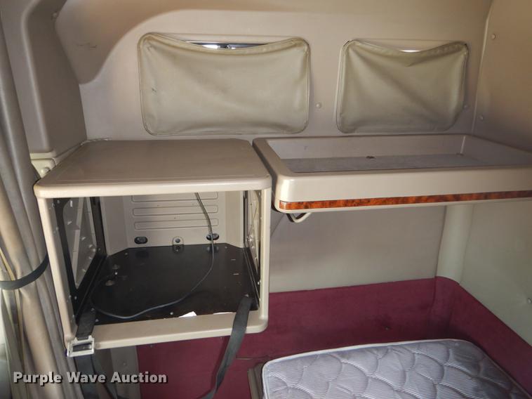 image for item FT9621 2007 International 9400i semi truck