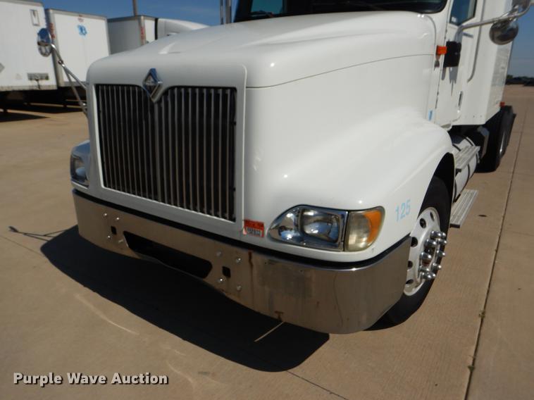 image for item FT9621 2007 International 9400i semi truck