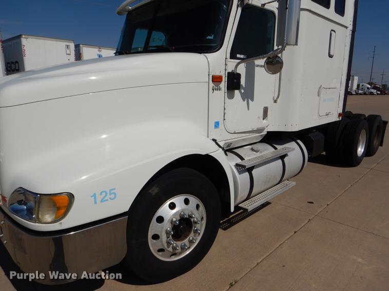 image for item FT9621 2007 International 9400i semi truck