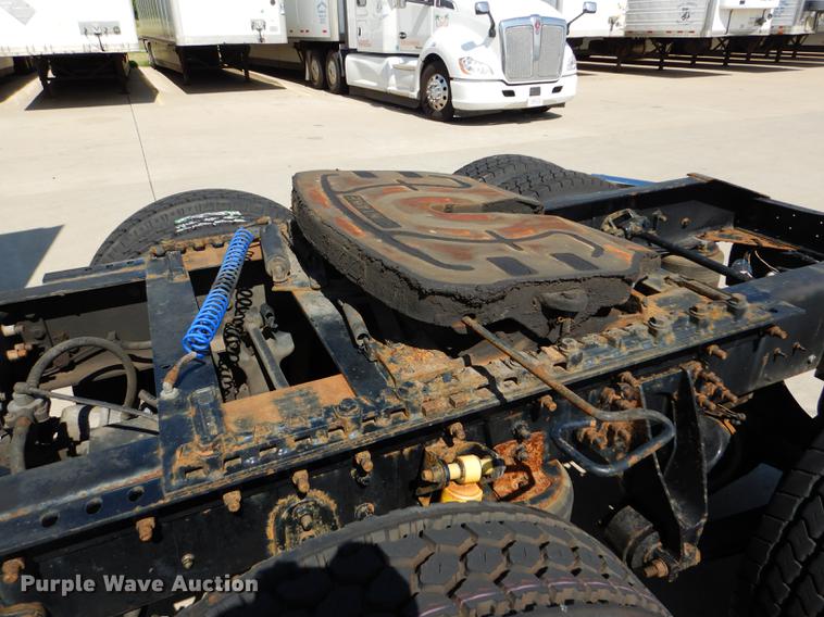 image for item FT9621 2007 International 9400i semi truck