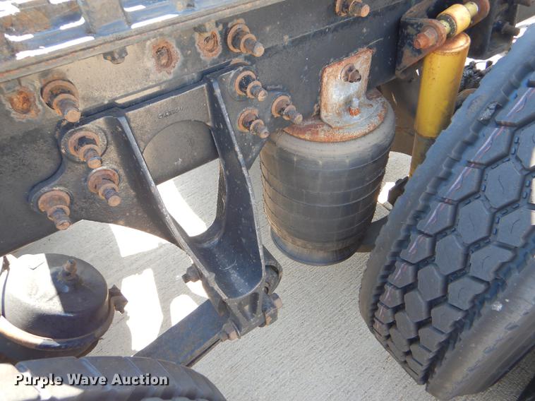 image for item FT9621 2007 International 9400i semi truck